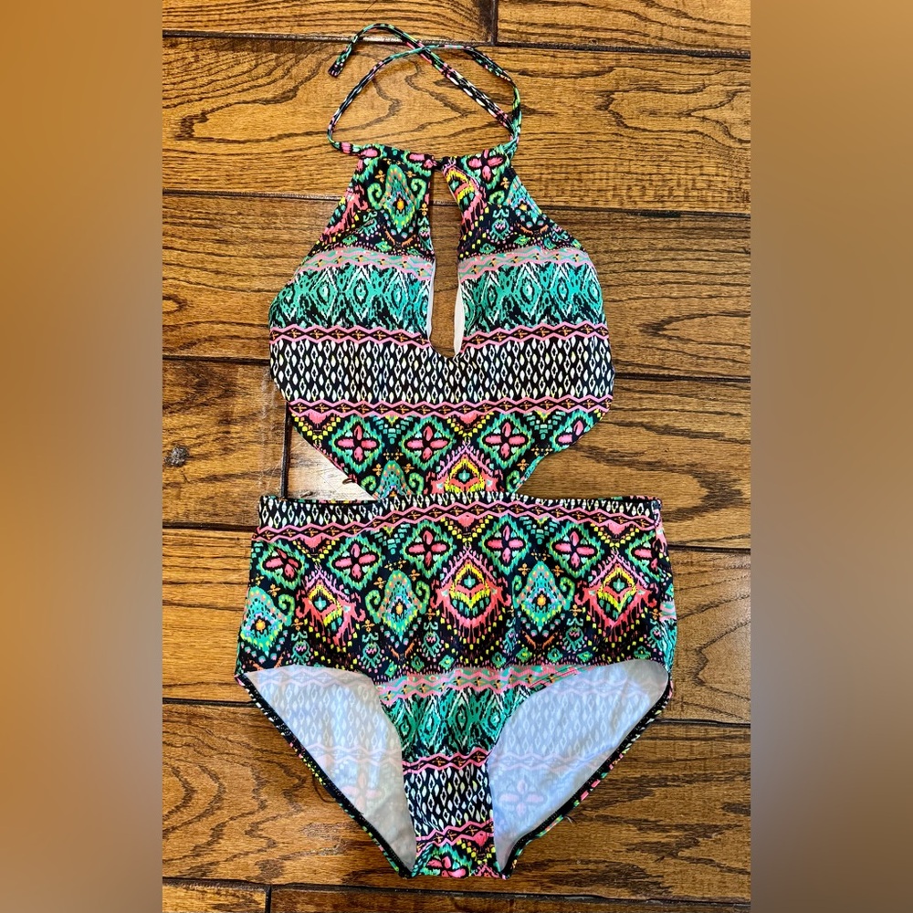 Mosaic one piece Womens swimsuit with side cutouts NWOT Size XL